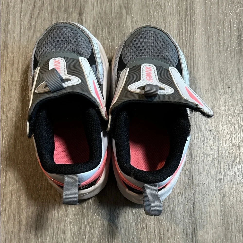 Nike Kids' Gray & Pink Hook-and-Loop Sneakers